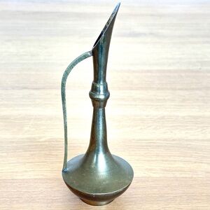 Vintage Brass Oil Pitcher Genie Lamp w/handle 8.25"